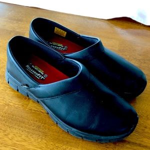 Sketchers women’s work shoes